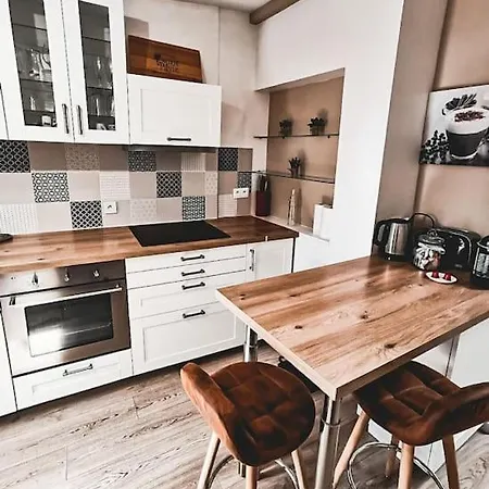 Charmant T2 Climatise, Grande Terrasse, Parking * فييُناف دورنو
