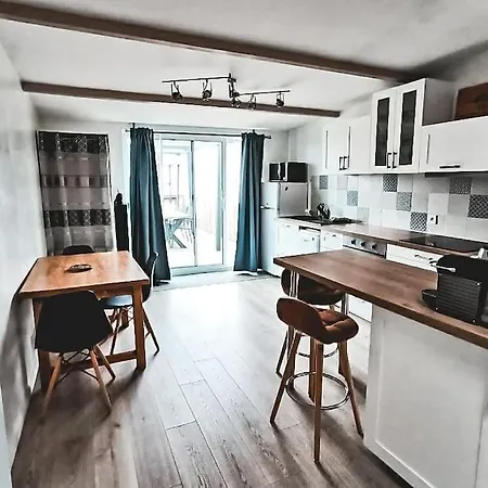 Charmant T2 Climatise, Grande Terrasse, Parking شقة